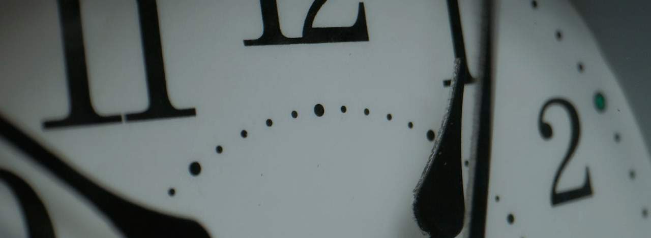Large image of a clock representing Kelvin Daniel's Working Hours